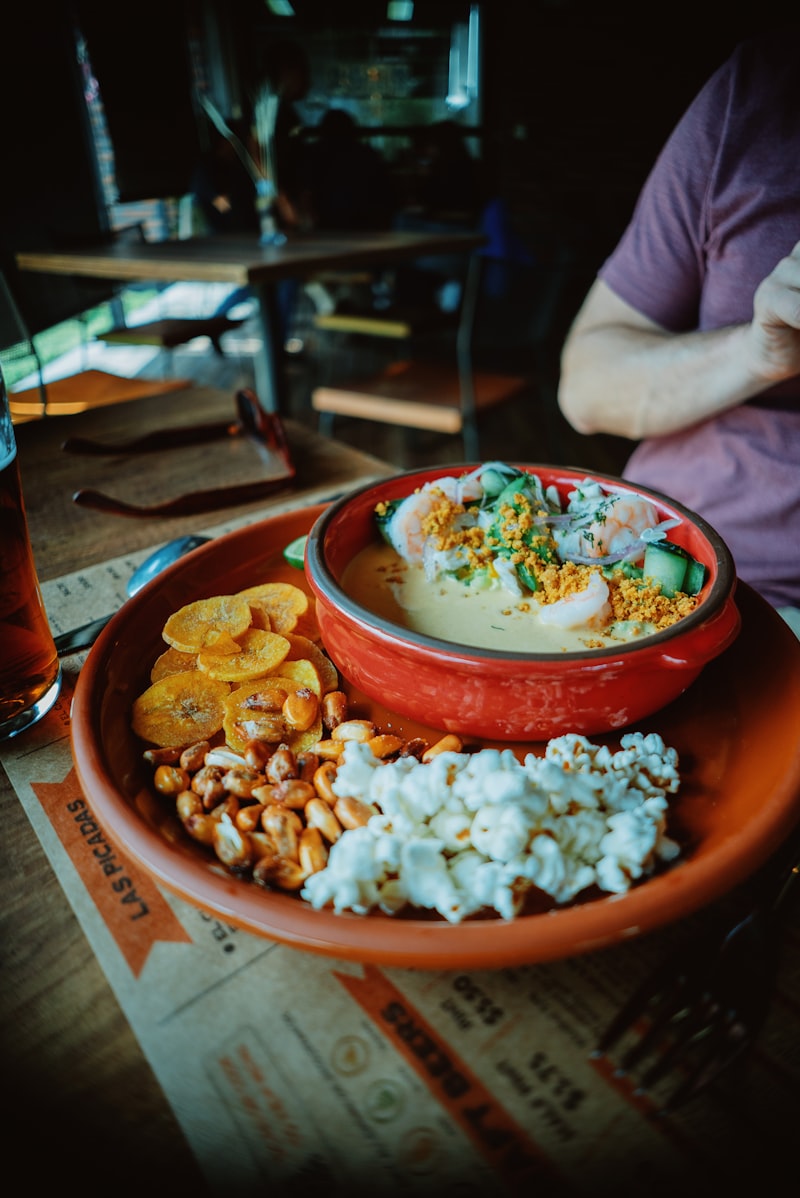 Antojitos al carbón y cocteles